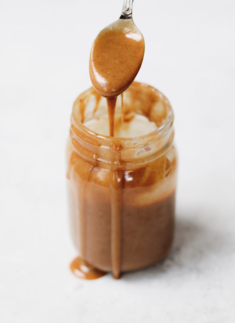 healthy caramel sauce (only 3 ingredients!)