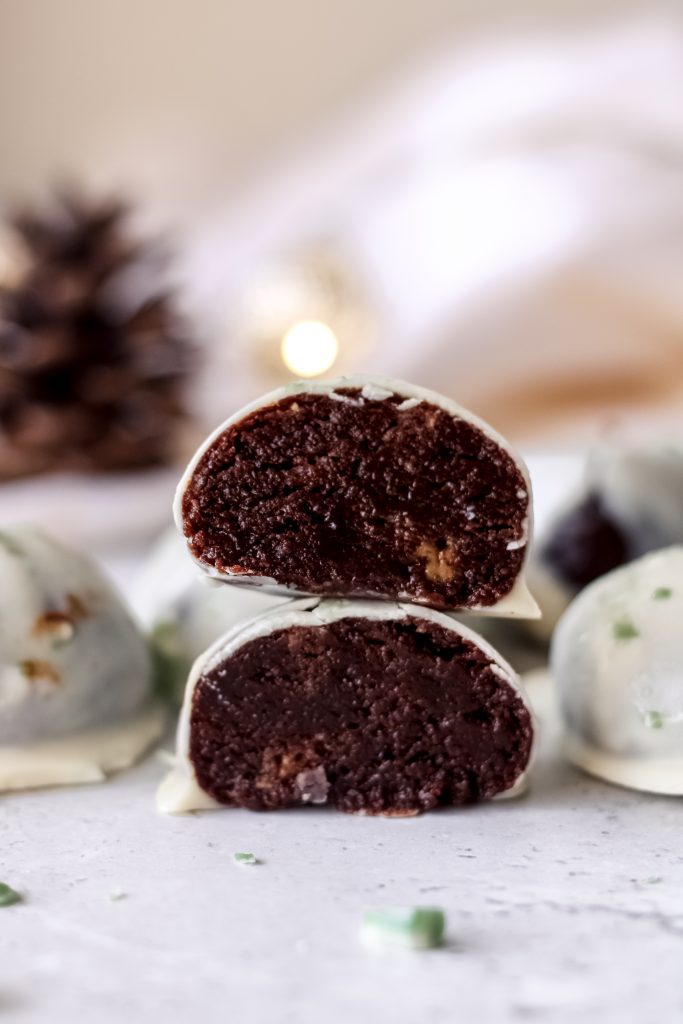 chocolate peppermint protein balls